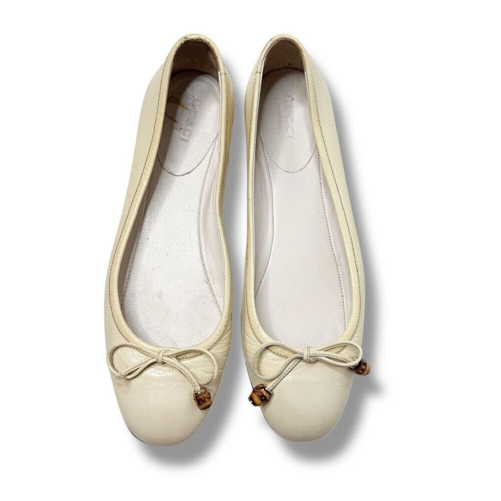 Authentic GUCCI Cream Ivory Patent Leather Bamboo Tassel Bow Ballet Flats 35.5 G